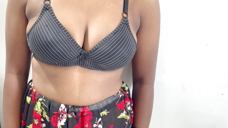 Aathiyaa: 印度德西性感已婚阿姨 aathiya 与前男友出轨被大黑鸡巴狠操