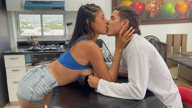 SOFIAYRIKY: Aku ngentot tetangga indiaku dengan nikmat sampai aku crot banyak...