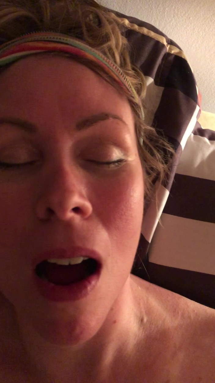 Dirtybitch4Cum: 挑逗我