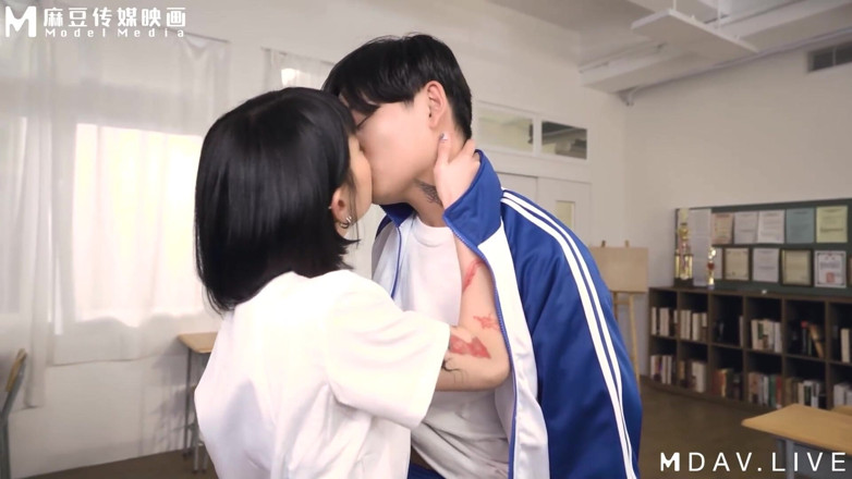 ModelMedia Asia: Md-0229 sono l'unico ragazzo della classe