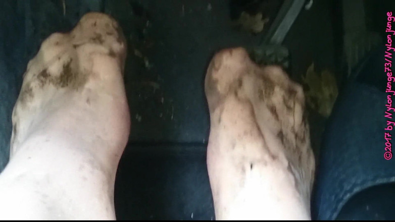 Carmen_Nylonjunge: Pedálová pumpa, špinavý nylon v autě