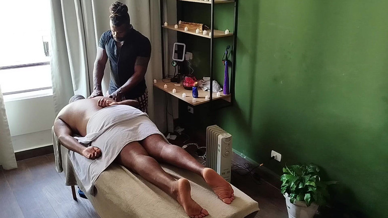 TheBlacKHunterr: マッサージを受ける