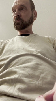 Verbal klingender papis schwanz fickt seinen schwanz, bringt papi hart