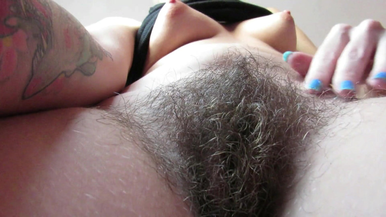 Cuteblonde666: Worship my fucking hairy pussy