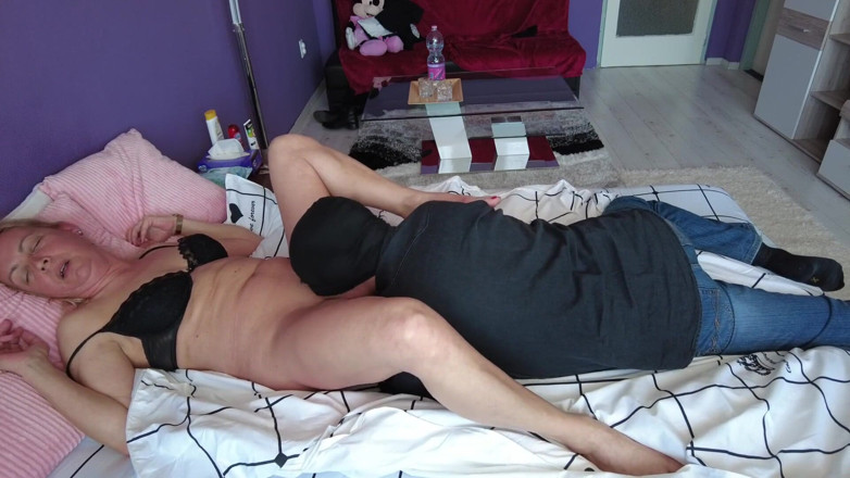 Worshipped by Alex: A MILF's real long orgasm by pussy licking