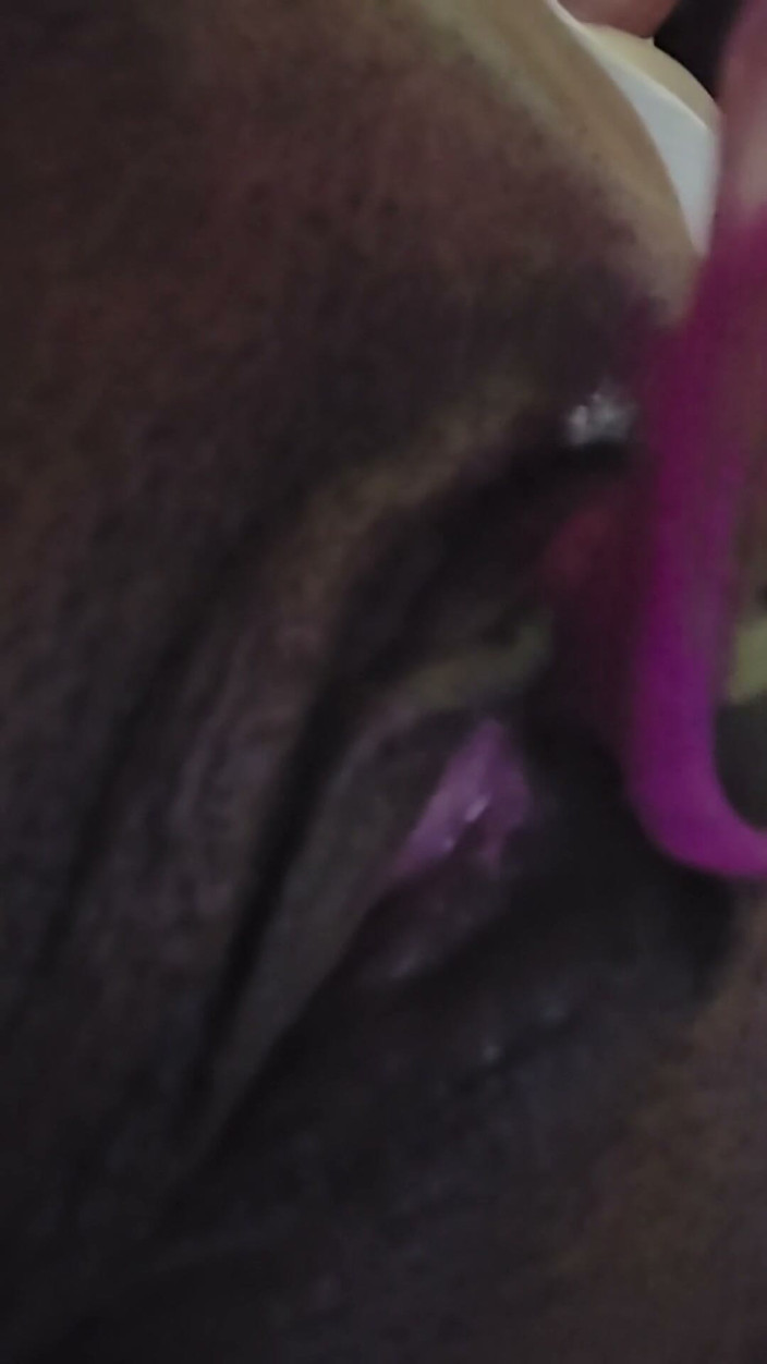 Puma Fit: Playing with My Clit Upclose