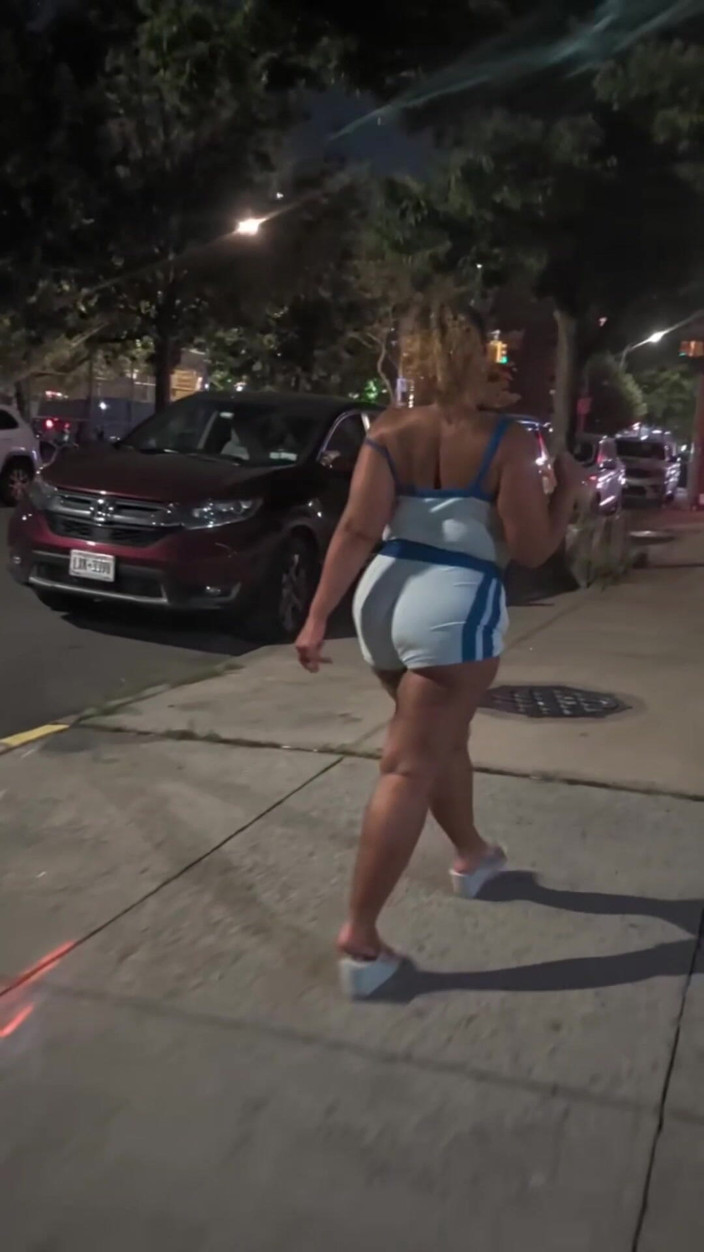 PutiLing: Leg Tease Redbone BBW Natural Fat Ass Walking Bow Legged...