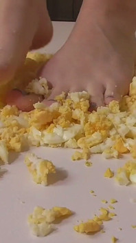 ¡Aplasta tus nueces como estos huevos!