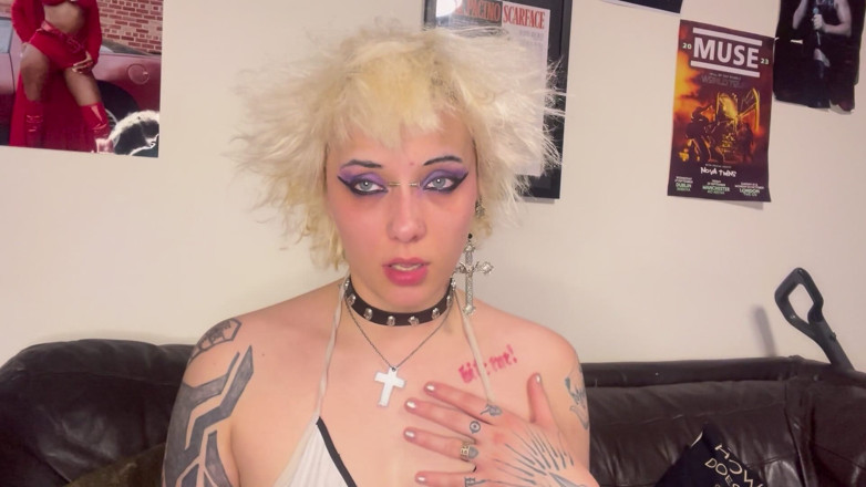 Glitterqueen1999: Eating My Pervy Stepdad 