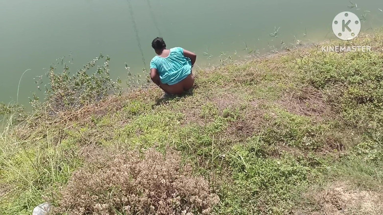 Nenika: Cumnata vecinului s-a dus la baie, a chemat-o acasă și a...