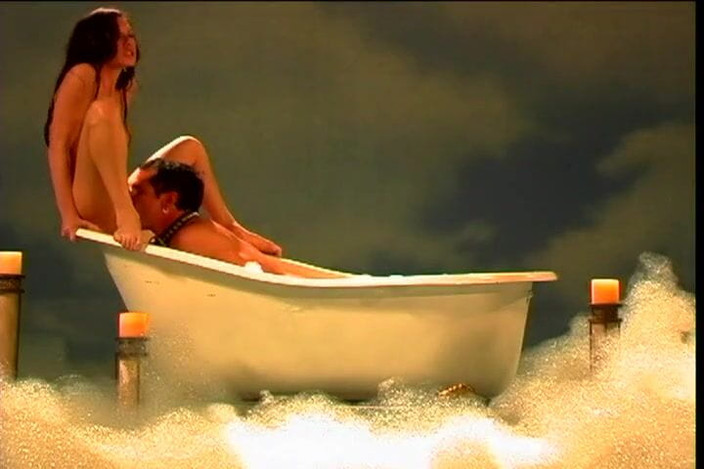 Cryptostudios: Wspaniała celebrytka zostaje naprawdę ostro wyruchana i połknięta spermę na...