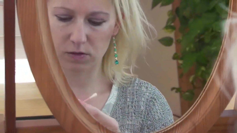 Femdom Austria: Make up and cleaning face