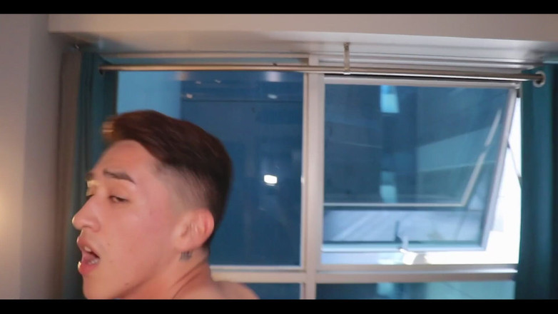 Johnny Hakson: 玩弄那19厘米。你想在那里吗？