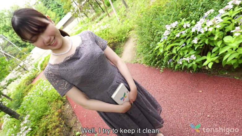 Tenshigao: Japanese Housewife Tomoko Has Huge Tits