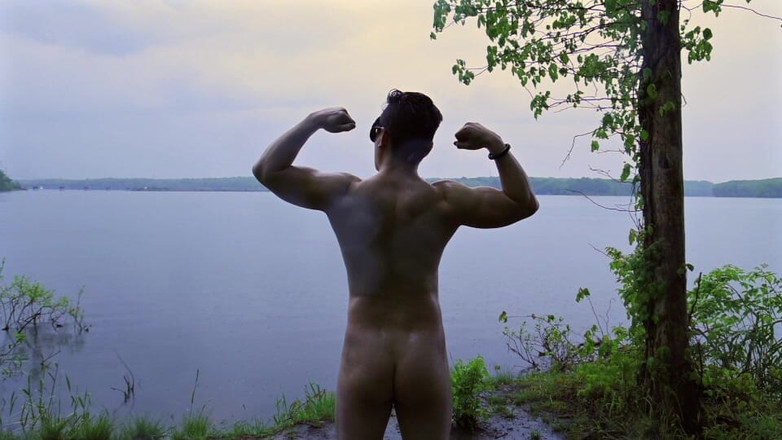 barenakedboy: Flexion et sous la pluie au bord du lac