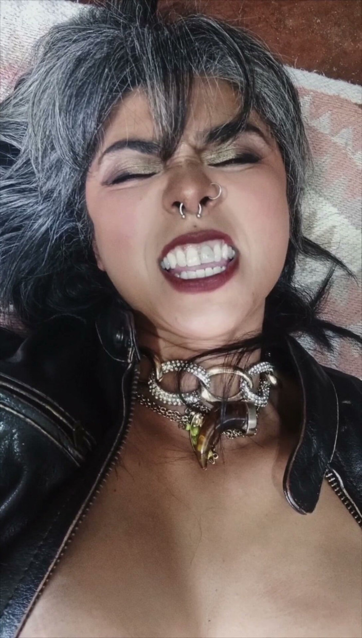 Casia Castro: Watch My Tits Bounce &amp; My Face While I Masturbate Spanish