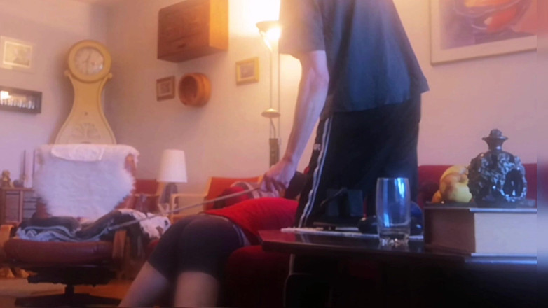 Oznob Oznofla: Amatérský kluk dostane výstřik na chodidla a zadek