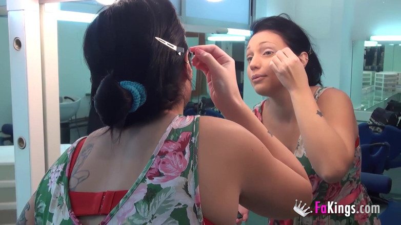 Trans FAKings: Lelaki kacak dengan faraj, hadiah kejutan untuk Lulu Pretel, wanita...