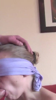 De olhos vendados e fodido, o prazer é maior