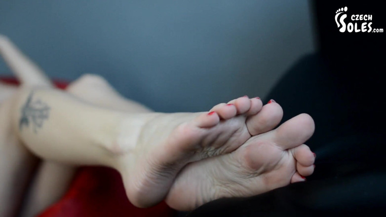 Czech Soles - foot fetish content: Лялька для ніг Містері