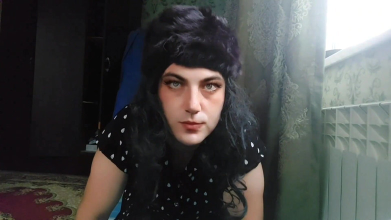 Kitty_Cross: Travestit drăgaș