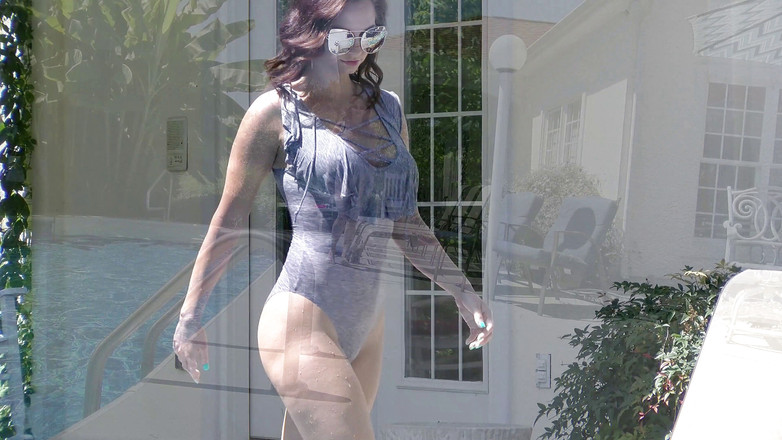 Ashley Sinclair: 最热辣的熟女 第1部分