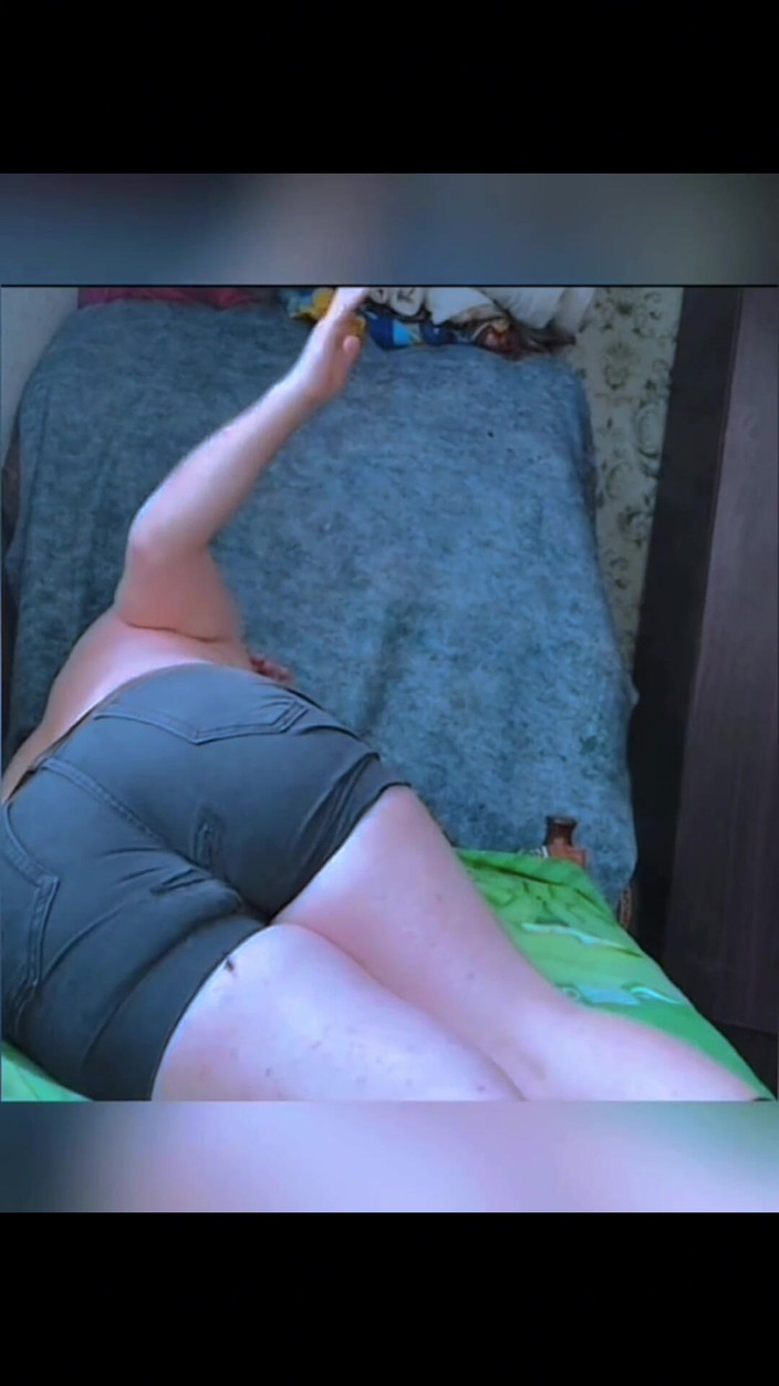 Kitty_Cross: Twerking grande culo bianco travestito sissy amatoriale gay