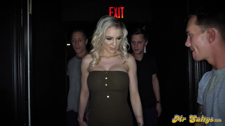 CreamPiled: Bukkake im Sexy Club mit Kenzie Taylor