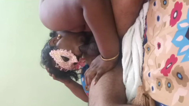 Benita sweety: 泰米尔人妻与朋友分享