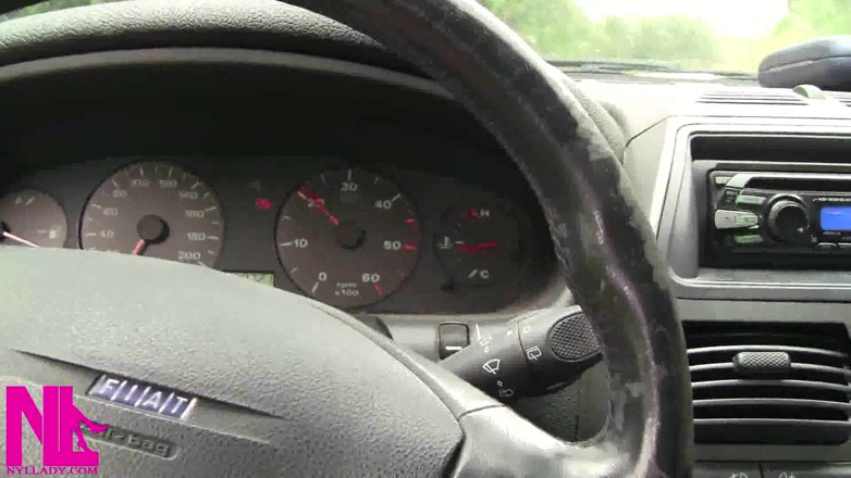 Nyllady: Îmi revving mașina în balet roșu sexy