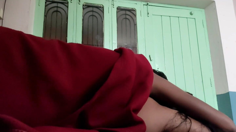 Hindiaudioadda1: Sexo anal debaixo do cobertor