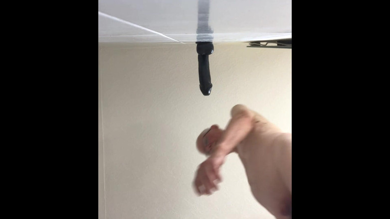 bigears: Pemandangan indah menunggangi dildo kontol hitam besar