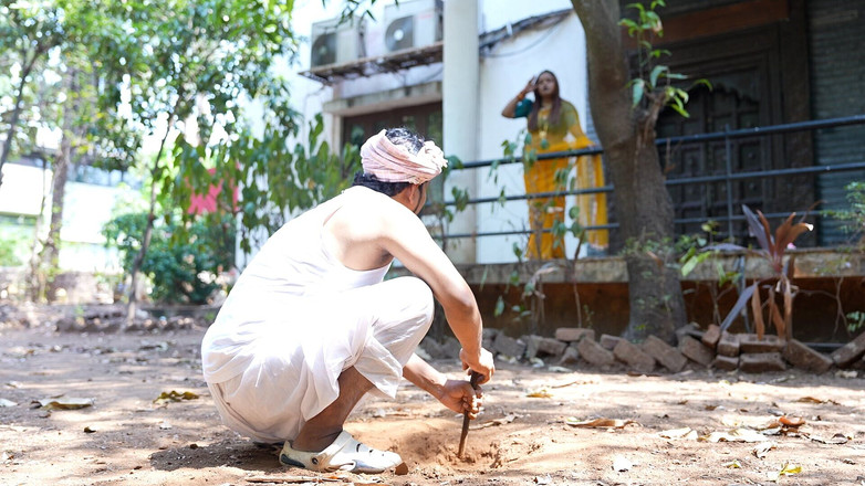 harry1: La moglie del capo indiano scopa con il suo servo...