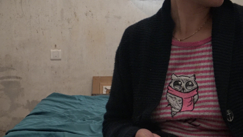 Stepmom Susan: 変態の継母が処女の継息子に初めて手コキをする