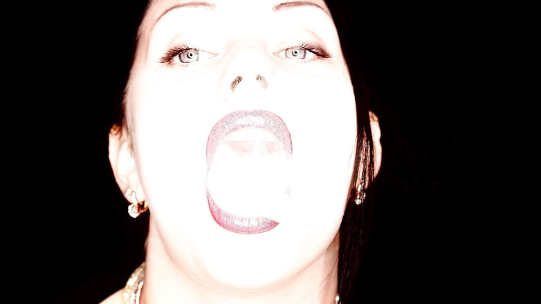 Goddess Misha Goldy: 후카 흡연 및 광택 립스틱 페티쉬 &amp; 냄새나게 따먹기 및 키스