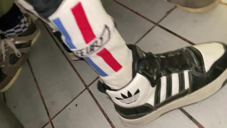 KinkySirius: Chav Scally Kinkysirius Сосет В Общественном Туалете Вокзала У Кожаного Медведя