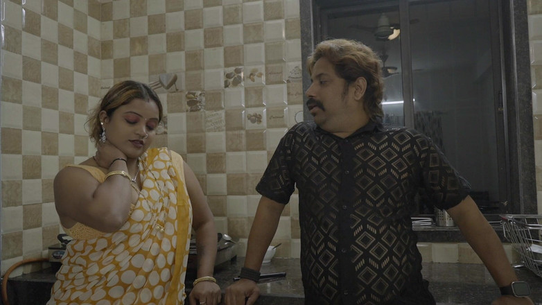 desigoldtv: 부엌에서 섹스하는 것 같은 느낌의 외로운 바비, 친구가 와서 바비를 뜨겁게 만들었다