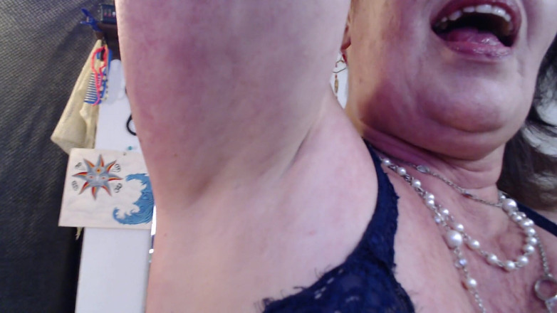 dawnskye1962: 731 探索我的高潮和低潮，一次缓慢的性感之旅，围绕我的身体嗅觉和品尝所有