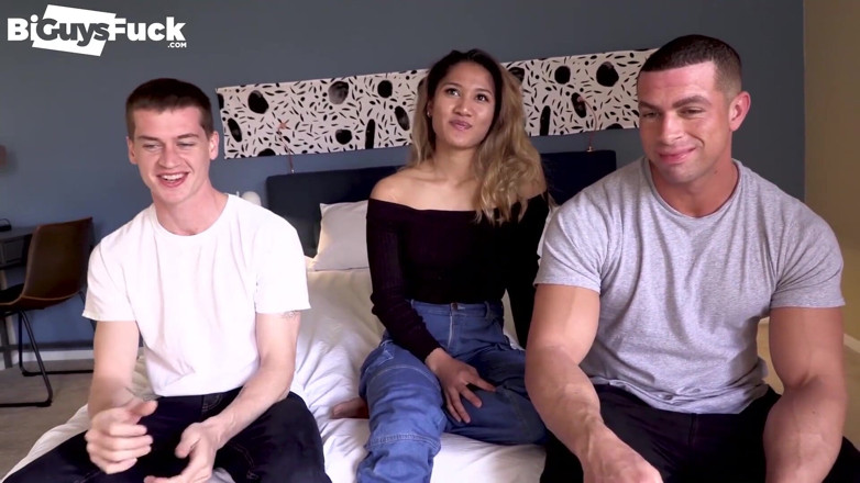 Bi Guys Fuck: Big Cock Jock with 9+ Incher Fucks Big Muscle Butt Sean...