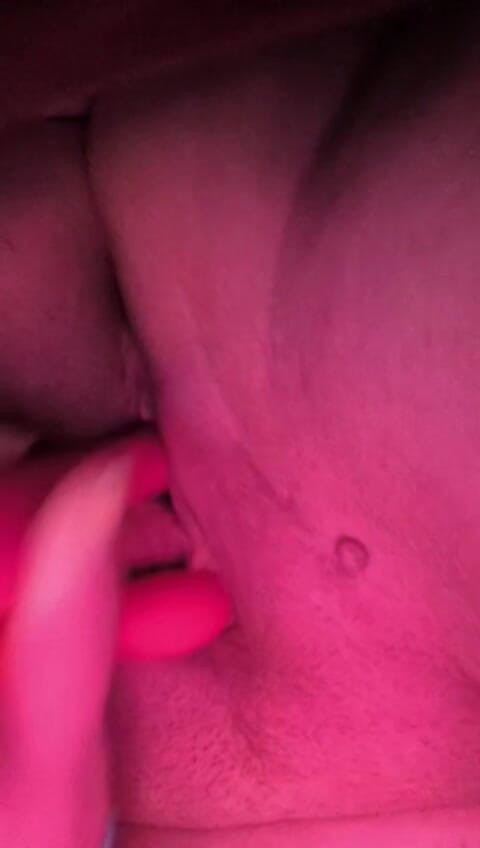 Midnight Seducer: Kremsi amcık oyunu