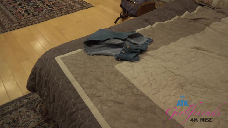 ATK Girlfriends: Addee è pronto a scoparti al tuo posto.