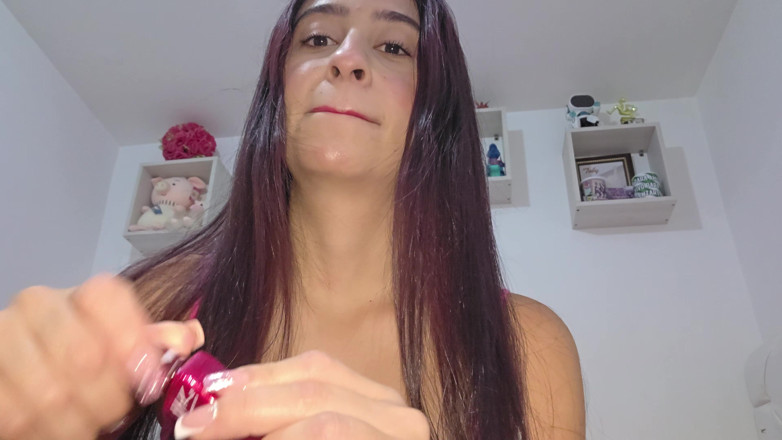 alexia twerk videos: She Teaches Makeup but She Is Hiding Something