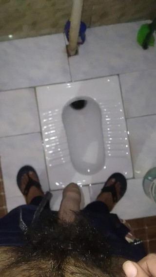 Hottypussy18: Masturbare și pișare