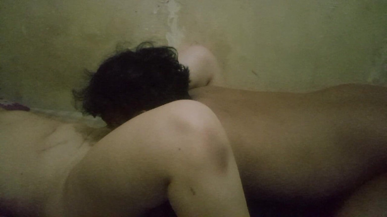 Angelina Pop: Het poesje van vriendje likken totdat ze spuit