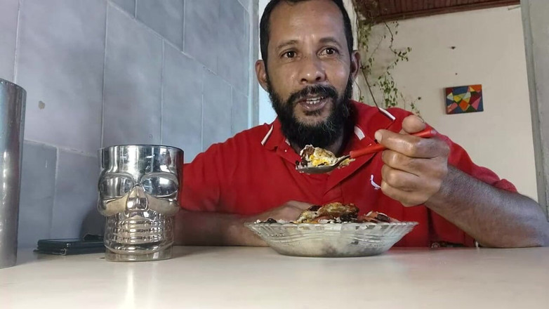 Stink HairyMale: Masa Makan Tengah hari