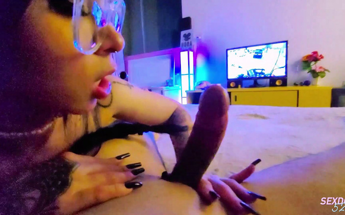 Sexdoll520: Pompino duro con la sorellastra arrapata e sborrata in bocca...