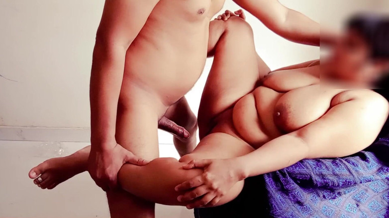 Your Arya: Devar에게 따먹히는 인도 거유 마을 바비와 Devar 좋은 오럴