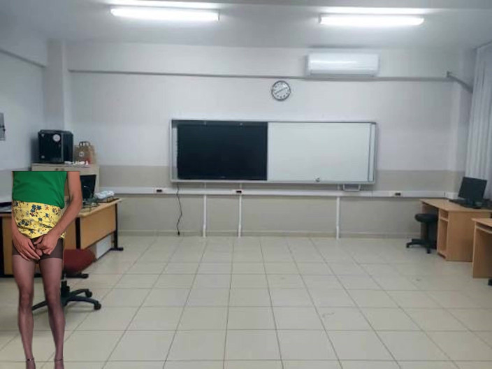 cd_aysemmm: I Can't Focus on the Lesson My Teacher Is Very...