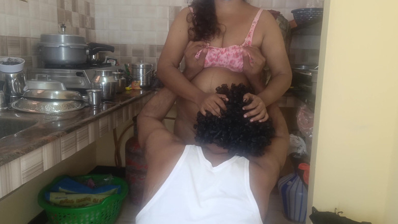 Laxi ammu: Dhivya Chennai Faculdade 3