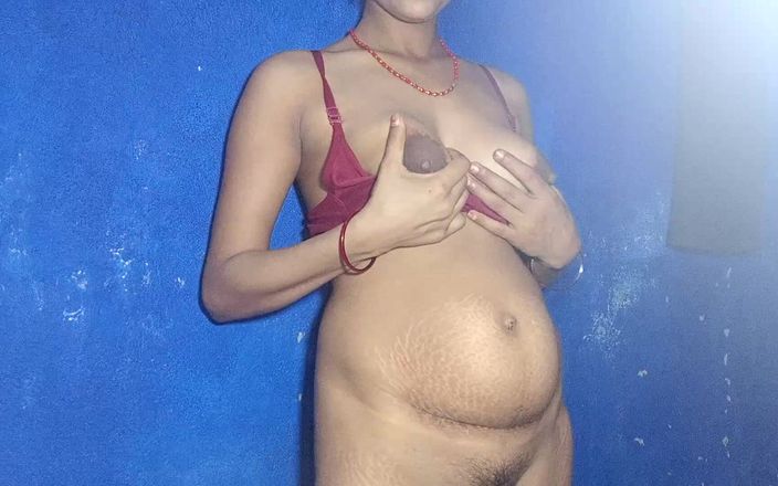 Rinki559: India presionaba sus pechos duro con sus propias manos y...